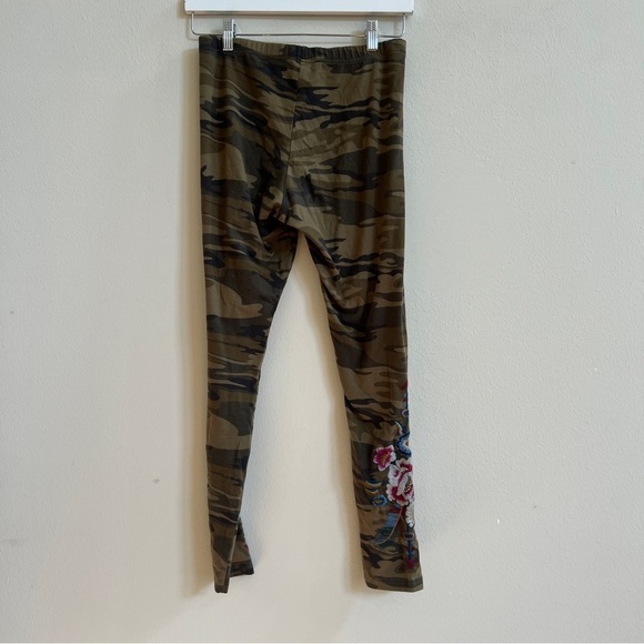 Johnny Was JW Los Angeles Camouflage Legging Pants Floral Snake Embroidery Sz S - Picture 3 of 4